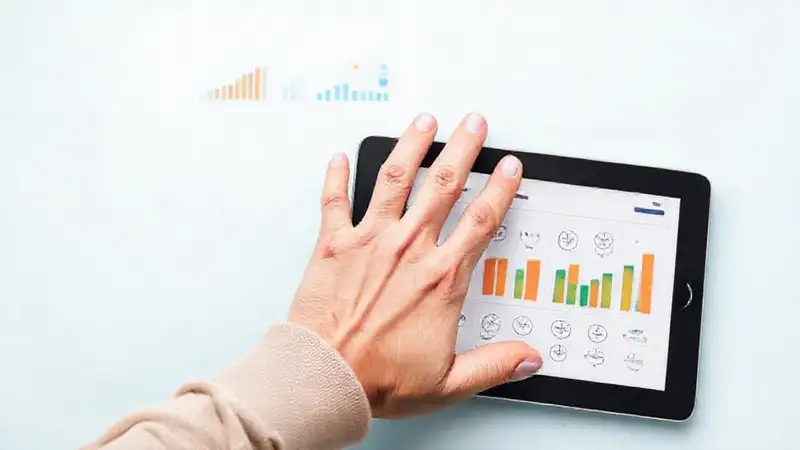 Una mano padre digital