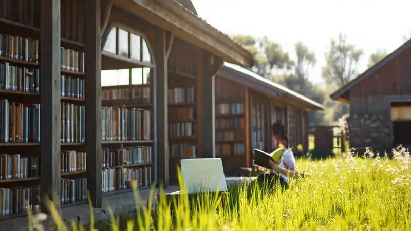 La biblioteca rural ofrece acceso digital y esperanza